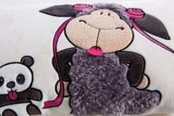 Nici 40869 Kissen Jolly Mäh Schaf Jolly Juicy Zungebleck +Panda 43x25cm Plüsch -Donau - Zwerge 40869 ansicht 01 2048x1365