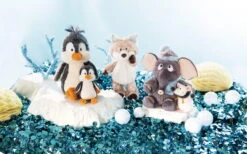 Nici 47293 Kissen Elefant, Pinguin, Schneefuchs 43x25cm Plüsch Winter Discovery -Donau - Zwerge 47264 04 47262 47284 47273 47291 Milieu vorl 2048x1276 5